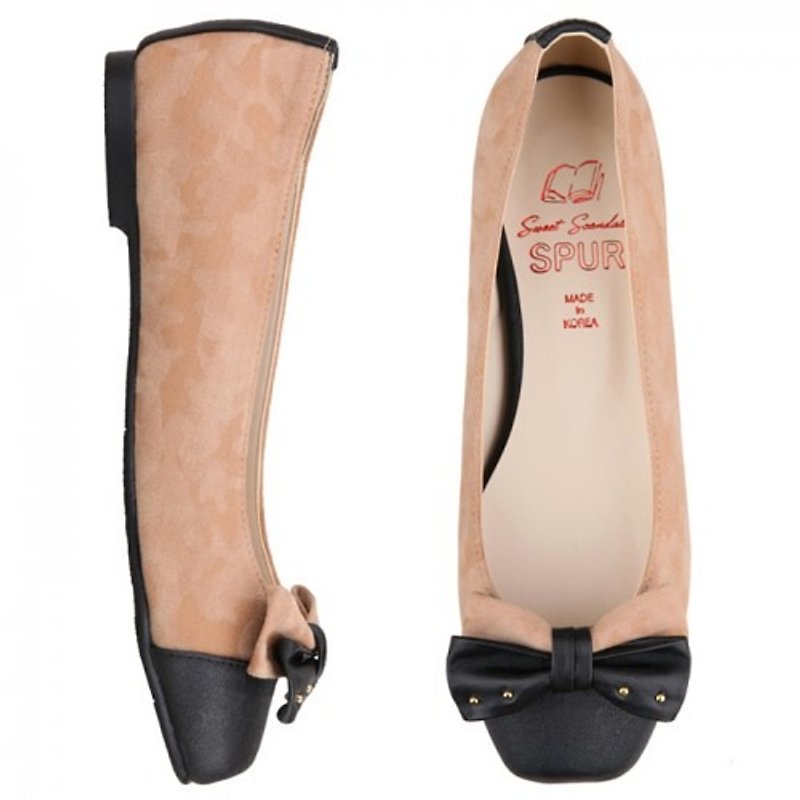 【韓國潮流】SPUR 鍋釘裝飾的蝴蝶結平底鞋 FF7011 BEIGE - 女款休閒鞋 - 人造皮革 