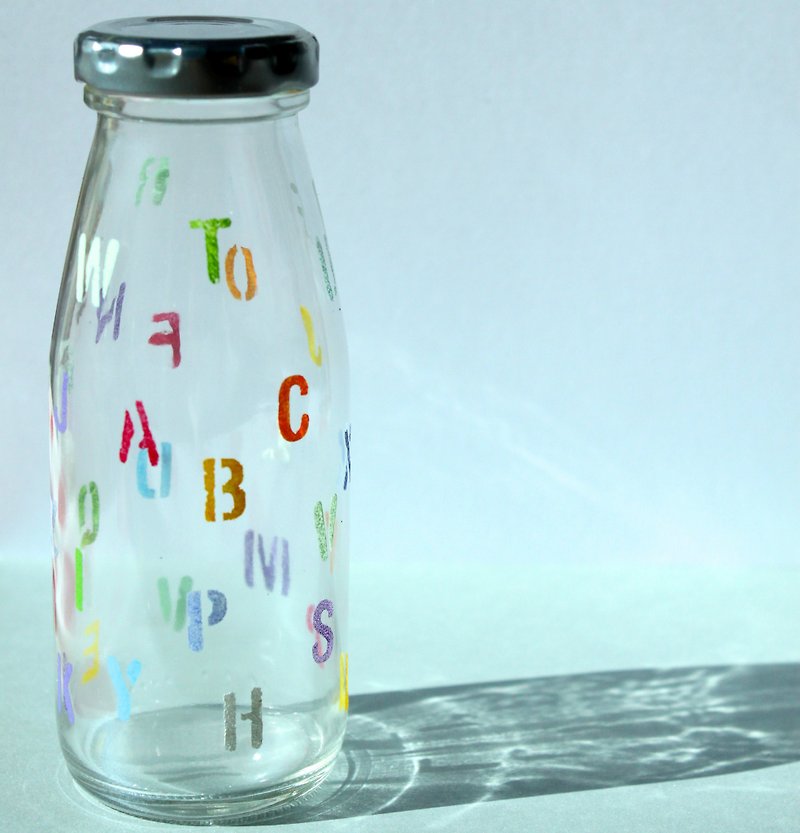 Alphabet Letter Retro Painted Milk Bottle・Decorative Glass Bottle - Storage - Glass Multicolor