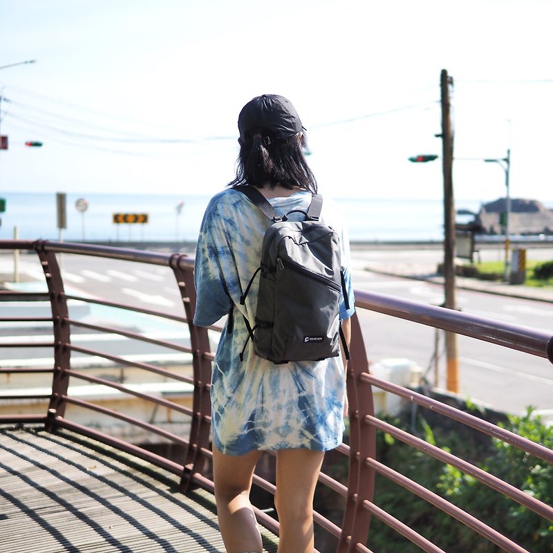 CLAST Backpack (RockGrey) - กระเป๋าเป้สะพายหลัง - วัสดุกันนำ้ สีเทา