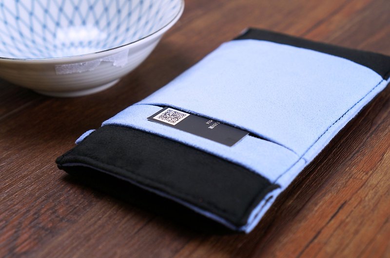 OM【BLACK X TRANQUIL BLUE】ONOR CLEANING-FIBER CELL PHONE POUCH - Phone Cases - Polyester Blue