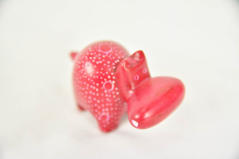 Soap stone animal hippo paperweights _ red _ fair trade - Items for Display - Gemstone Black