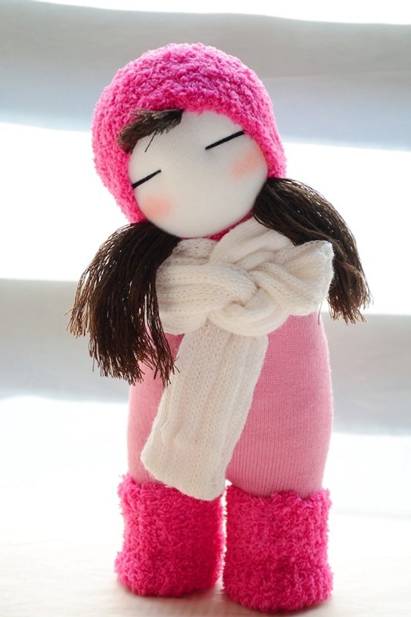 Hand-made natural wind sock dolls - pink boots girl (she can stand independently) - ตุ๊กตา - ผ้าฝ้าย/ผ้าลินิน สึชมพู