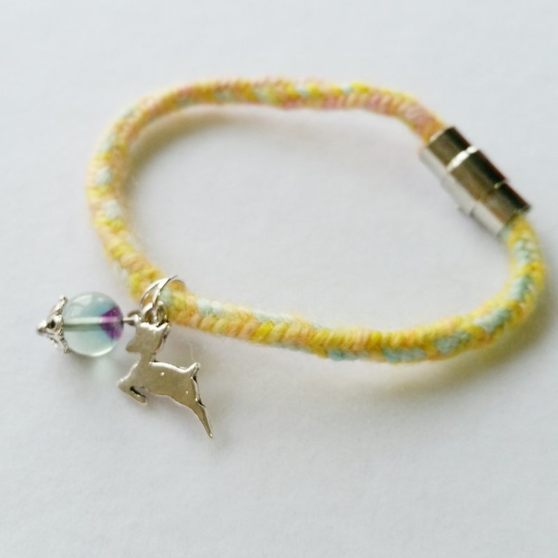 Yellow line knit with love Hyacinth fluorite bracelet hand-woven wool - สร้อยข้อมือ - ขนแกะ หลากหลายสี