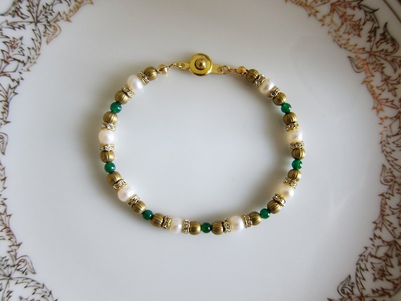 Minertés Classical Pearl. Green Jade. Rhinestone Bracelet - สร้อยข้อมือ - เครื่องเพชรพลอย สีเขียว