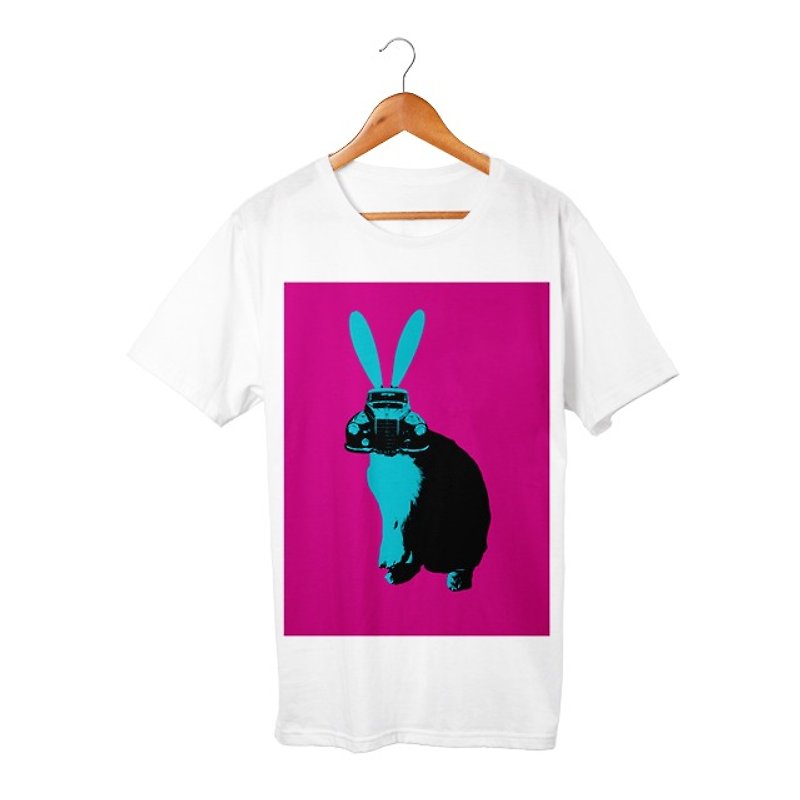 Collage Art Rabbit T-shirt - เสื้อฮู้ด - ผ้าฝ้าย/ผ้าลินิน ขาว