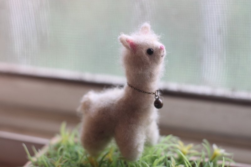 Wool felt raw wool white mini alpaca - Stuffed Dolls & Figurines - Wool White