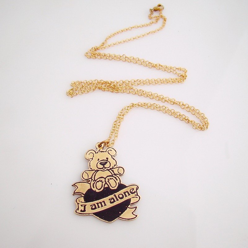 Bear i 'm alone  pendant in brass with and enamel color - สร้อยคอ - โลหะ 