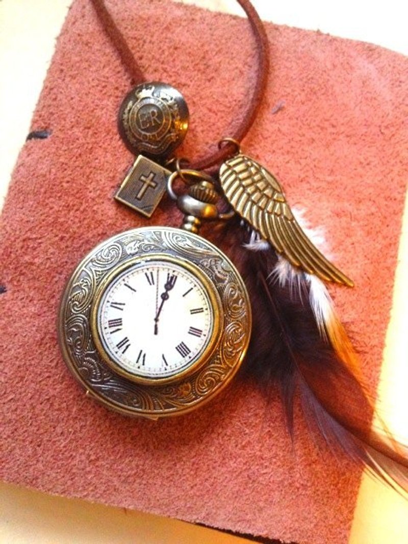 Handmade- phase box retro bronze pocket watch clock Feather Necklaces - สร้อยคอ - วัสดุอื่นๆ 