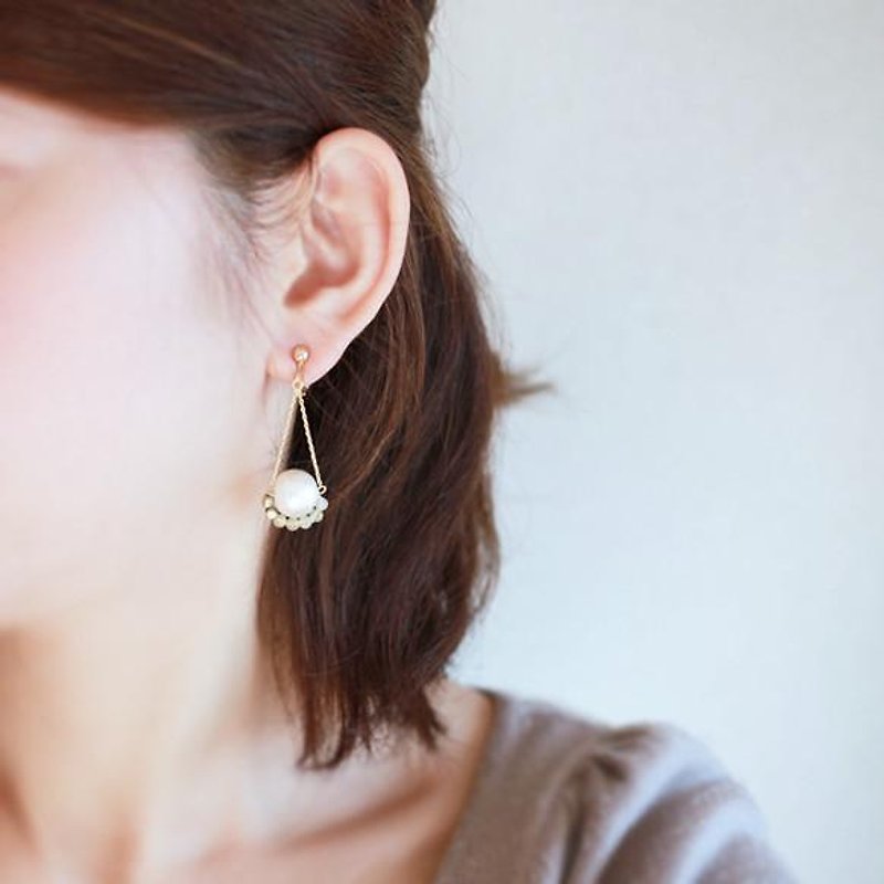 Pearl Stone earrings albinia [Honey Stone] - ต่างหู - โลหะ 