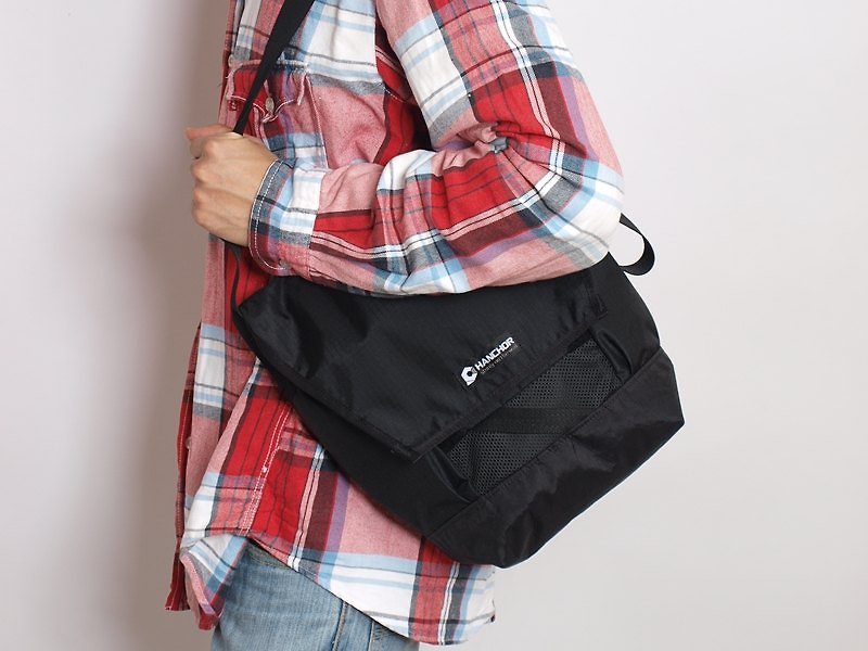 CHAMBER MINI multifunctional messenger bag (small) - Orange / Red - กระเป๋าแมสเซนเจอร์ - วัสดุกันนำ้ สีดำ