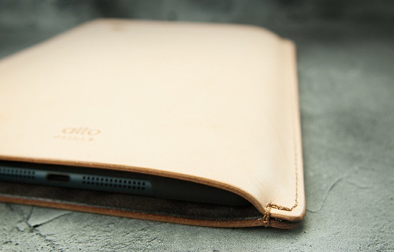 alto iPad mini Retina 真皮保護套，Libro mini - 皮革本色[可客製文字，需加購] - Other - Genuine Leather Khaki