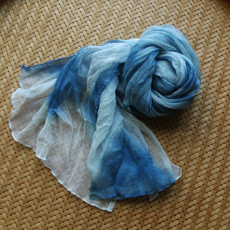 ::ウッド::ブルー色素スカーフ - ジオメトリ - スカーフ - シルク・絹 ブルー