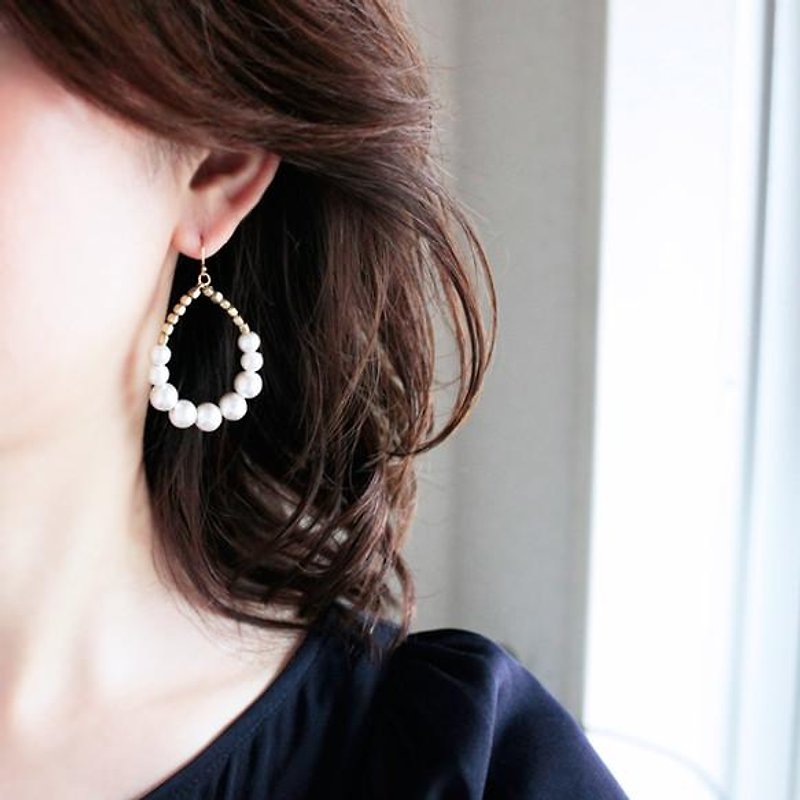Pearl hoop earrings aida - Earrings & Clip-ons - Other Metals White