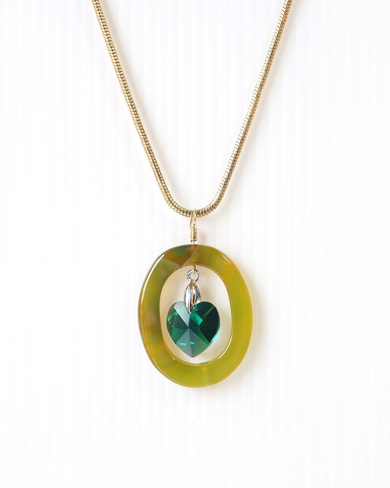 Love Necklace with Oval Agate Semi Precious Stone, Emerald Green Heart Swarovski Pendant on 14k Gold Plating Snake Chain - สร้อยคอ - เครื่องเพชรพลอย 