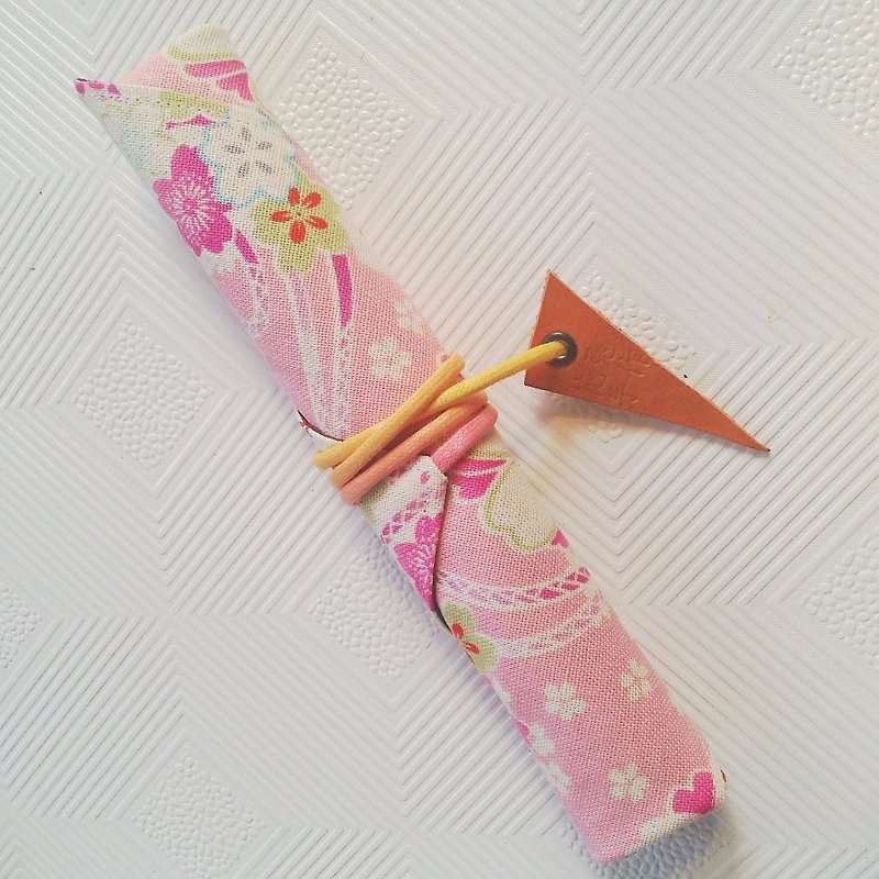 トライアングル箸セット/ポータブル食器布ロール - 風の粉末 - 箸・箸置き - その他の素材 ピンク