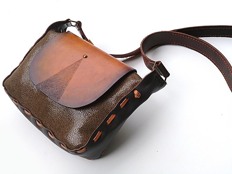 POPO│ ice │ │ genuine original leather shoulder bag - กระเป๋าแมสเซนเจอร์ - หนังแท้ สีกากี