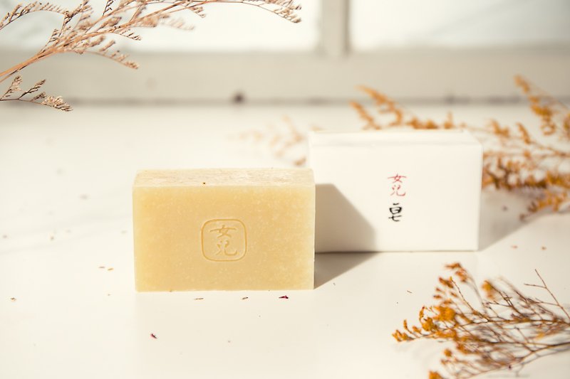 Daughter alfalfa soap l soothe the skin, and dry skin - น้ำหอม - พืช/ดอกไม้ สีม่วง
