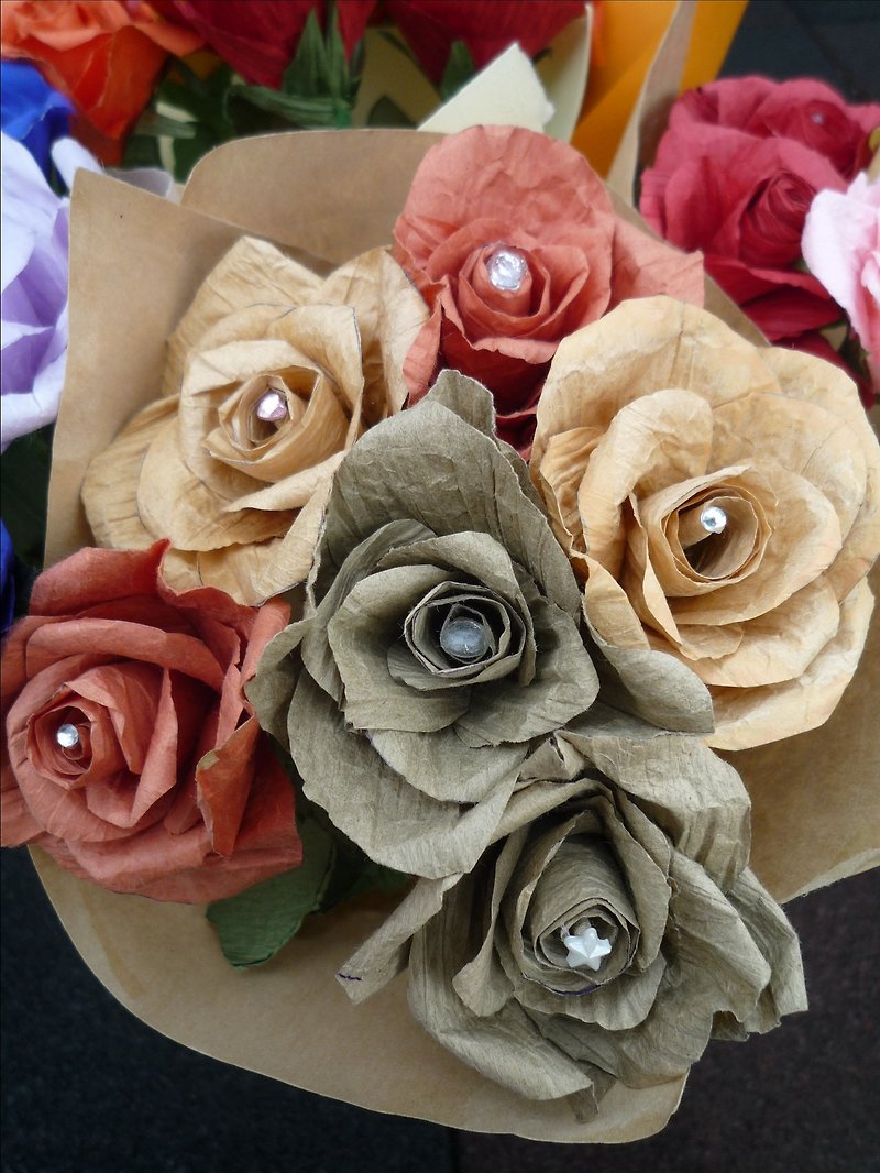 Adele in exquisite hand-made roses bouquet [Zen] - Other - Paper Brown