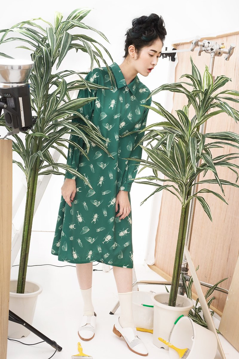 tan tan x Hsiao-Ron Cheng / insect Print Long Shirt - Women's Shirts - Other Materials Green