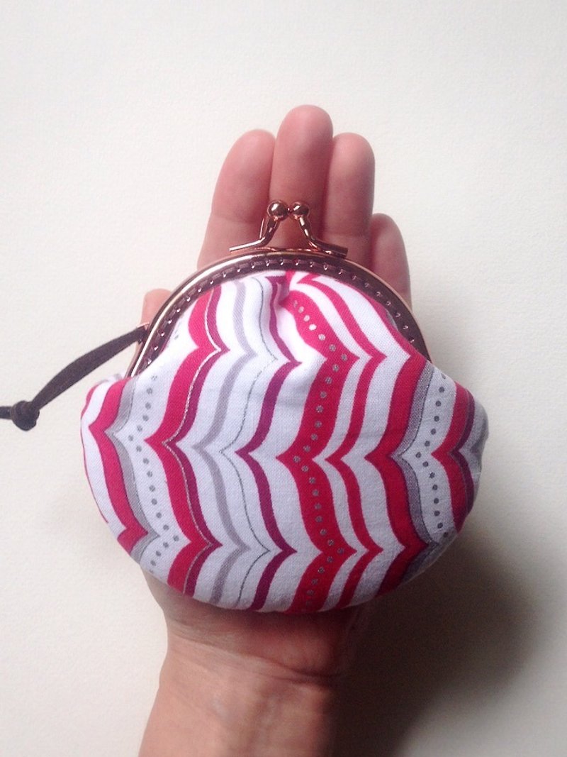 hm2. Shimmering silver red party. Shell mouth gold package - Coin Purses - Cotton & Hemp Red