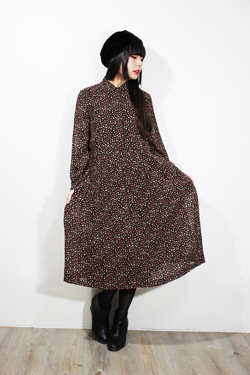 F559 (Vintage) full of cherry red bottom black cloth flowers long-sleeved dress {vintage} - One Piece Dresses - Other Materials Black