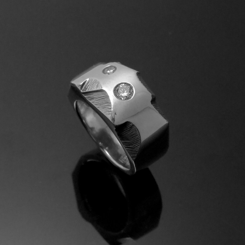 Men's Collection/ Diamond Rough Texture Ring/ 925 Sterling Silver - แหวนทั่วไป - โลหะ สีเทา