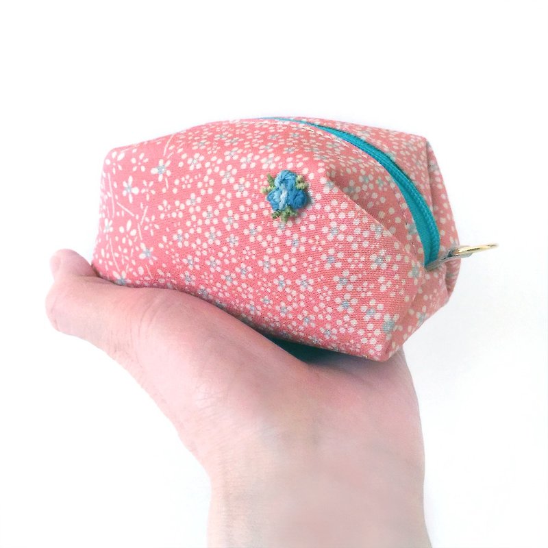 Pouch with Japanese traditional pattern, Kimono (Small) - Silk - Toiletry Bags & Pouches - Silk Pink