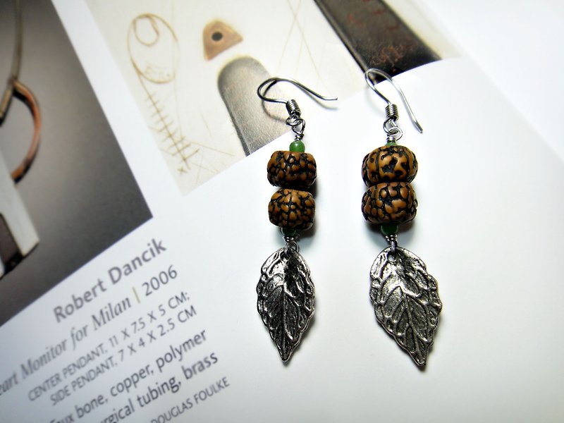 earring. Vajra Bodhi x Ancient Silver Leaf Stainless Steel Earrings - Earrings & Clip-ons - Wood Brown