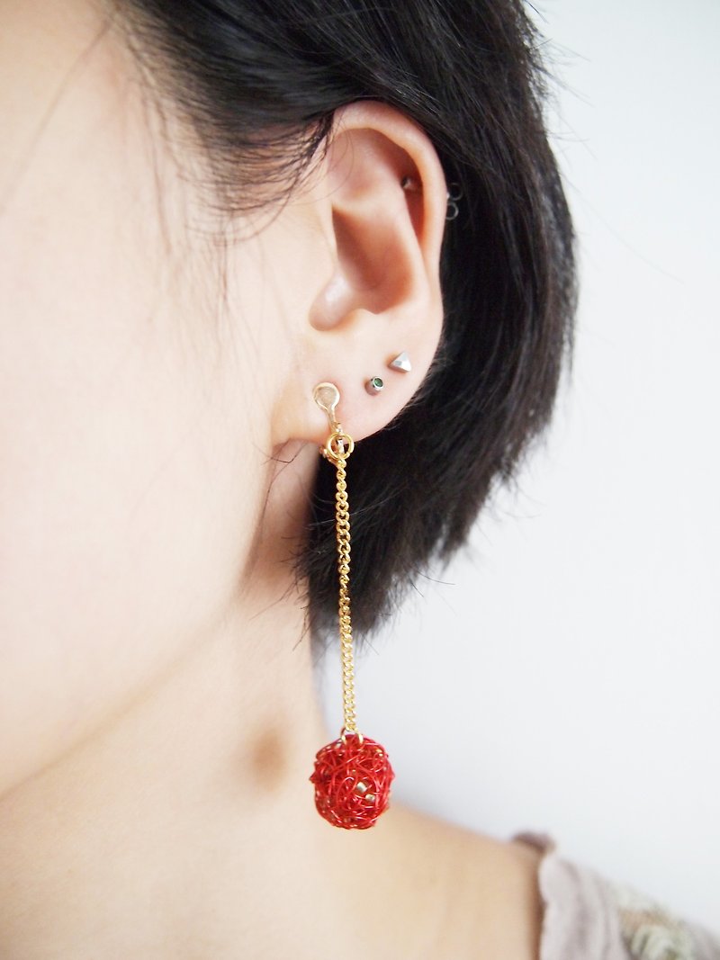 Custom elegant hand-woven red Bronze wire and gold flash earrings beads wave length - ต่างหู - วัสดุอื่นๆ สีแดง