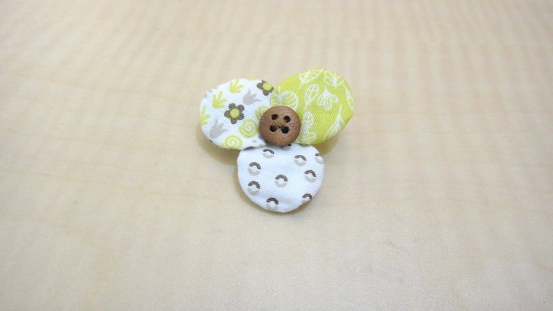 Colorful flower pin - SEED - Brooches - Other Materials Green