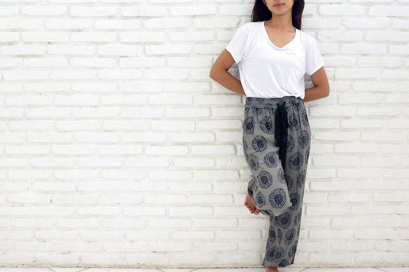 Sunflower print relax pants <gray> - Women's Pants - Other Materials Gray
