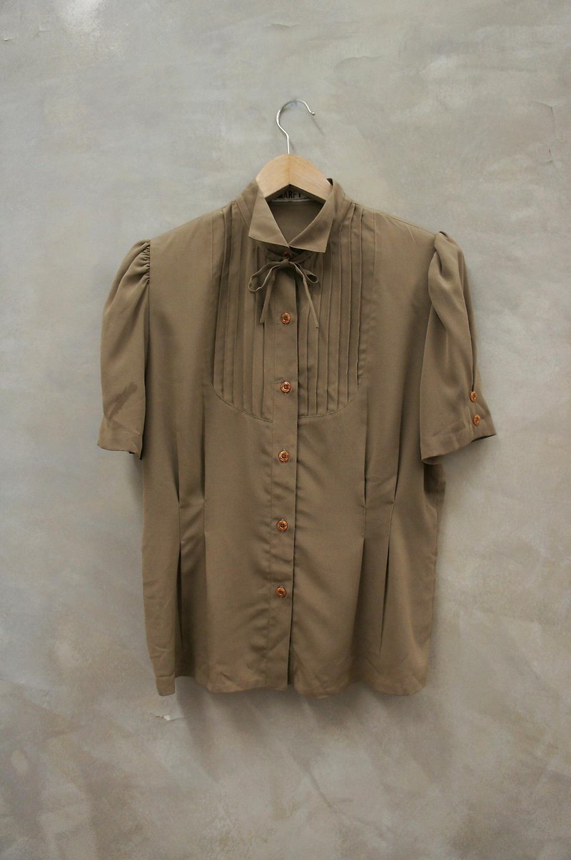 PdB vintage light brown Chiffon small pointed collar shirt - เสื้อเชิ้ตผู้หญิง - วัสดุอื่นๆ สีนำ้ตาล
