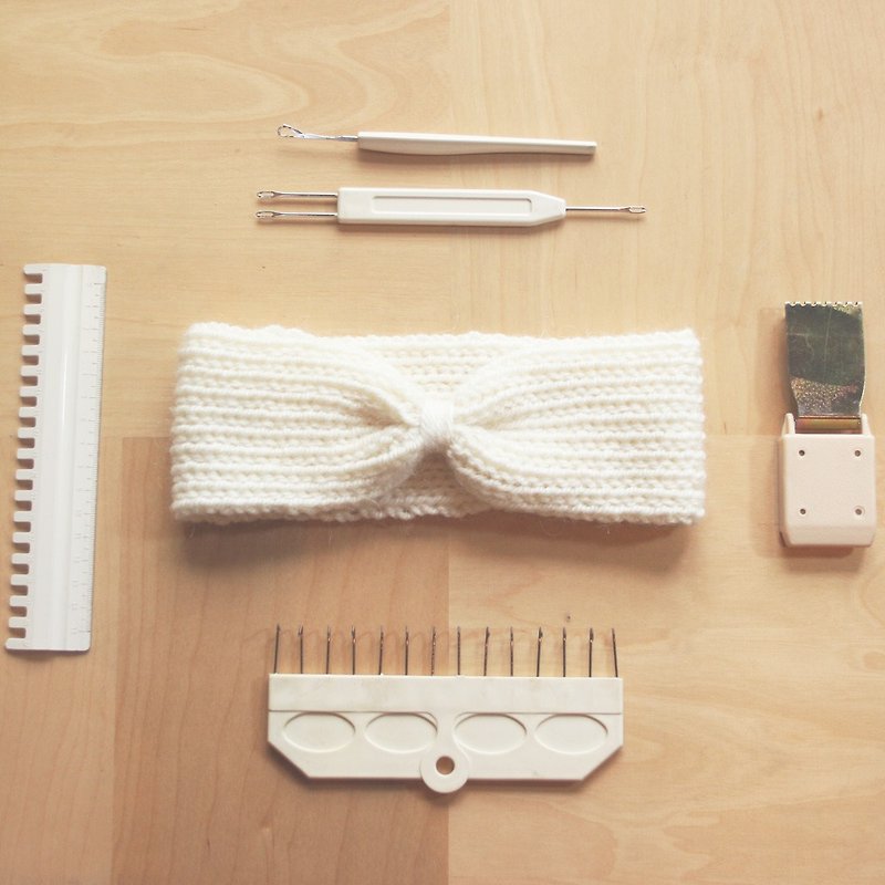 Studio Chiia * Hand knit headband - mohair wool - comfortable and warm - Hair Accessories - Other Materials White
