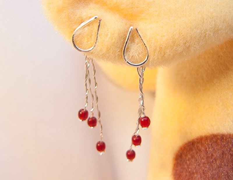 Metal-Handmade Raindrops Clip-On-Bright Silver (Czech Glazed Glass. Clip-On. Metal Wire) - Earrings & Clip-ons - Other Metals Red