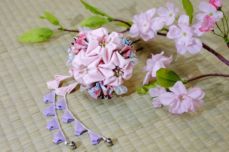 Hana Saku zu ma [late] works fine soft powder. Chun Ying | Japanese yukata kimono cloth flowers and wind hair ornaments handmade creation - Hair Accessories - Other Materials Pink
