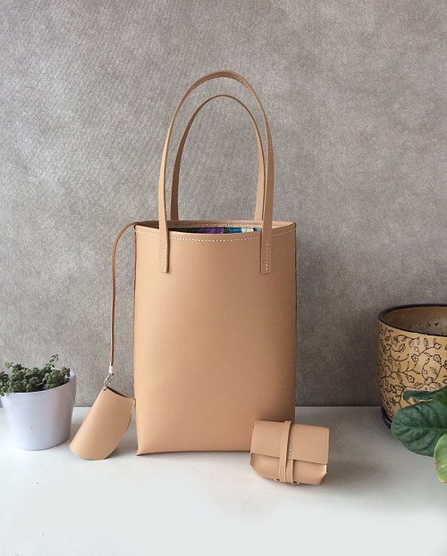 Zemoneni leather tote bag in Beige color with coin bag &amp;amp; key chain 3 in 1