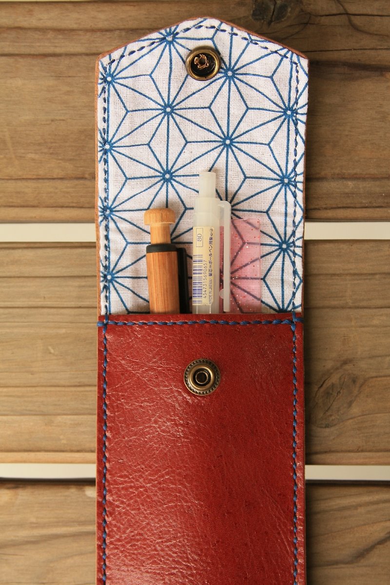cottontail // leather pen case - กล่องดินสอ/ถุงดินสอ - หนังแท้ สีแดง