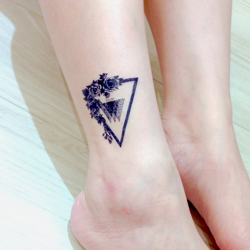 手繪刺青紋身貼紙經典幾何三角玫瑰花中性型格夏天約會裝飾物出海 - 紋身貼紙/刺青貼紙 - 紙 藍色