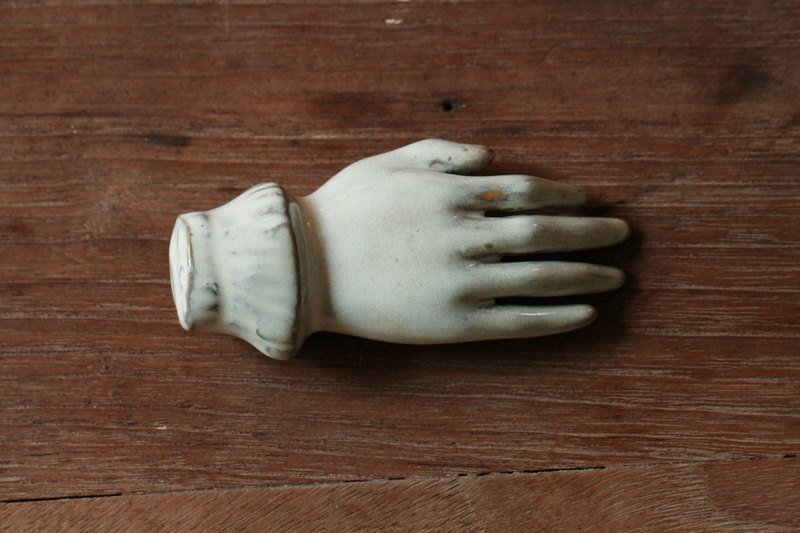 Yarnnkarn手工瓷器系列/小手 家飾 - 擺飾/家飾品 - 其他材質 白色