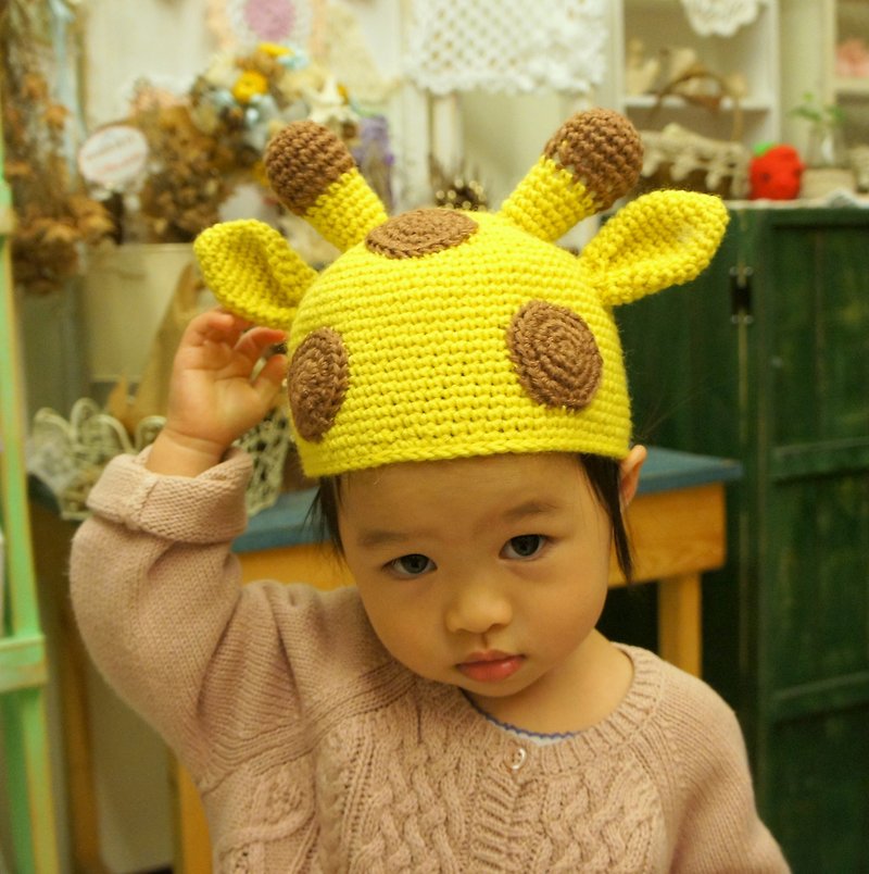 Call me the best little protagonist's hand-woven giraffe hat~ - หมวก - วัสดุอื่นๆ สีเหลือง