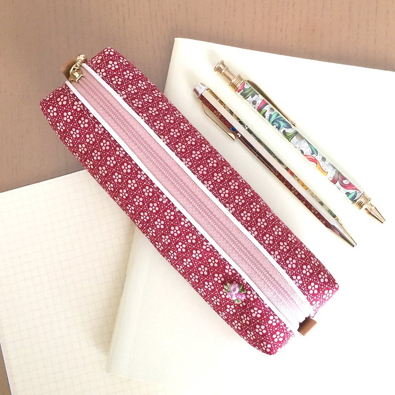 Pen Case with Japanese Traditional pattern, Kimono - กล่องดินสอ/ถุงดินสอ - วัสดุอื่นๆ สีแดง