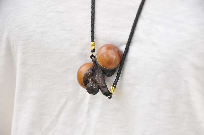 ∥Cheng Jewelry∥A / Ω winter large Stone oak leaves No. 3 Bronze pendant chain ONLY ONE only one - Necklaces - Other Metals Brown