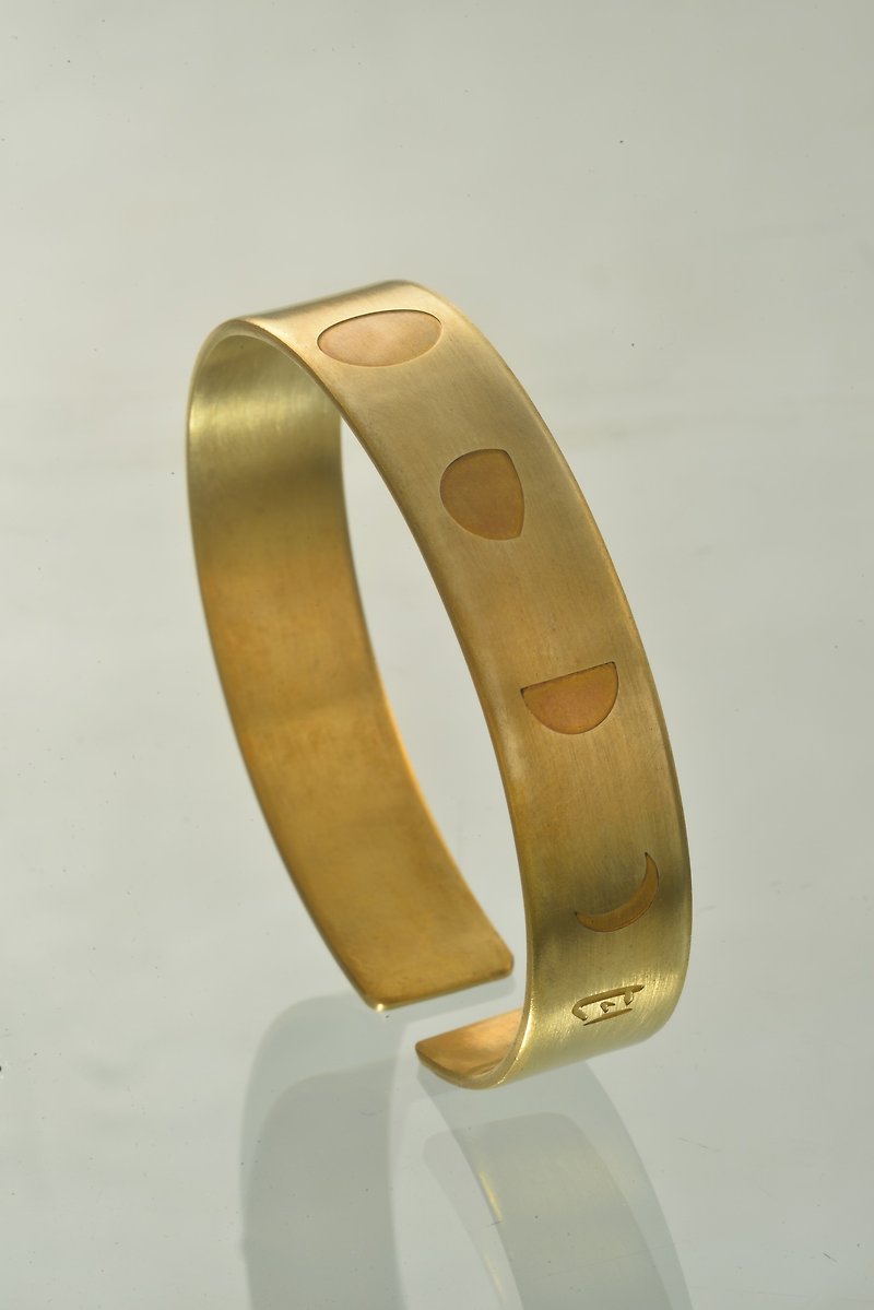 黃銅手環 / 日食 / 女 / 刻字/ 雕刻 / 手工手作 / 飾物禮物 - 手鍊/手環 - 其他金屬 金色