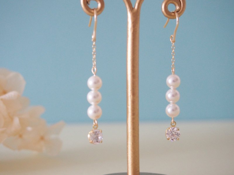 [14kgf] Swarovski pearl earrings - Earrings & Clip-ons - Other Metals 