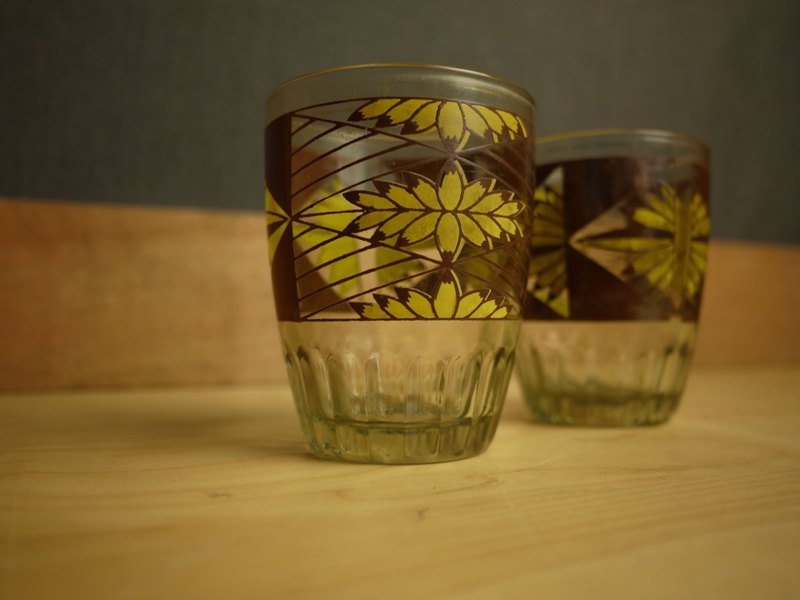 Modern_Times［Ｖintage﹑復古老件﹑舊物 專賣］Vintage Glasses 早期 圖騰 印花 厚實 玻璃水杯 3208 - 茶壺/茶杯/茶具 - 其他材質 咖啡色