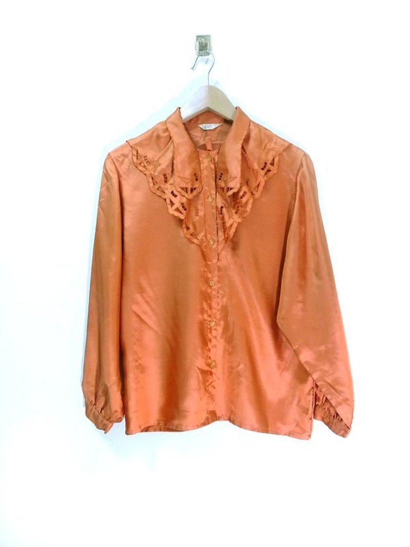 Copper orange hollow lace collar shirt Japanese vintage - Women's Shirts - Other Materials Orange