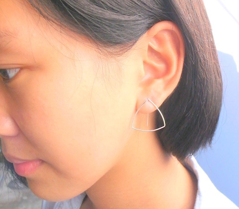 初秋輕耳飾-三角線銀 - 耳環/耳夾 - 其他金屬 白色