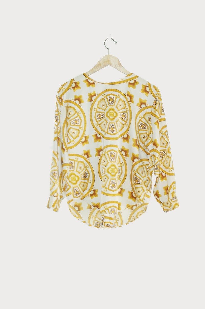 Just pills and cat ♫ ~ Morris lace lines collarless shirt - Women's Shirts - Other Materials Gold