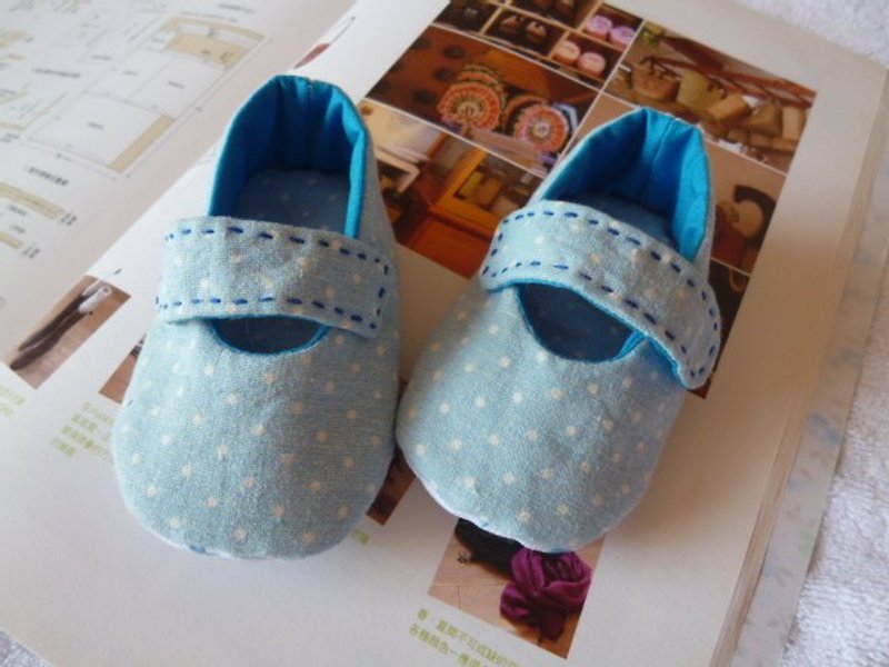 簡約風藍底嬰兒鞋 - รองเท้าเด็ก - วัสดุอื่นๆ 