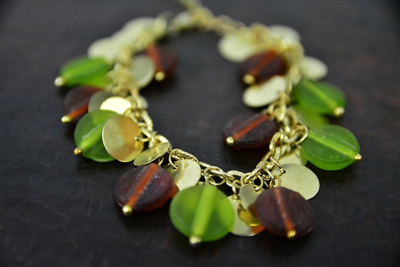 Glass brass bracelet _ fair trade - Bracelets - Glass Green